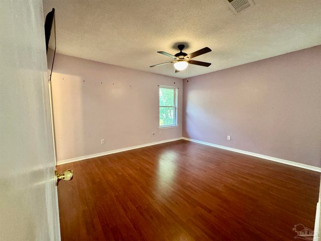 6040 Strickland Pl, Pensacola, FL 32506