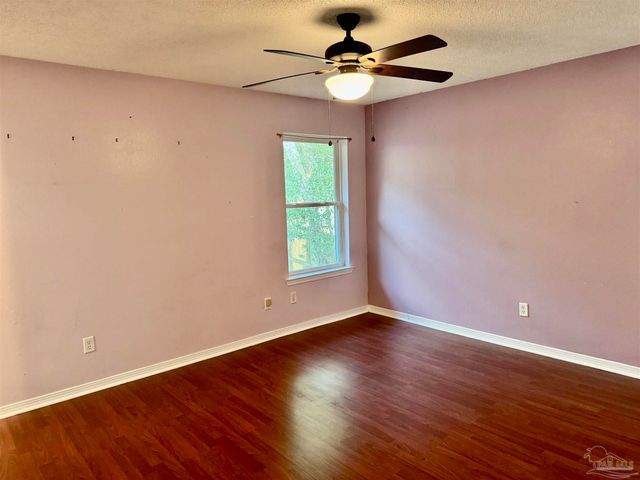 6040 Strickland Pl, Pensacola, FL 32506