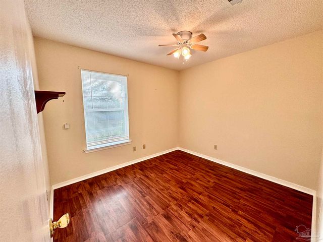 6040 Strickland Pl, Pensacola, FL 32506