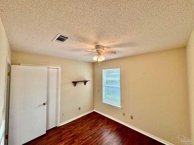 6040 Strickland Pl, Pensacola, FL 32506