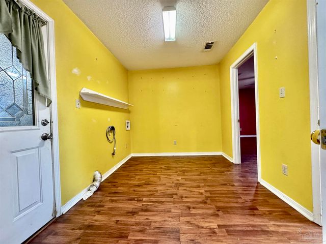 6040 Strickland Pl, Pensacola, FL 32506