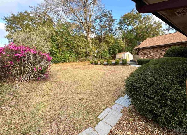 6040 Strickland Pl, Pensacola, FL 32506