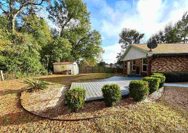 6040 Strickland Pl, Pensacola, FL 32506