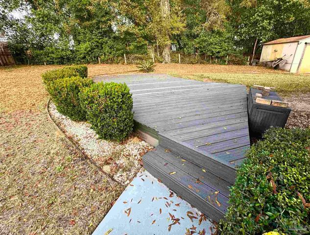 6040 Strickland Pl, Pensacola, FL 32506