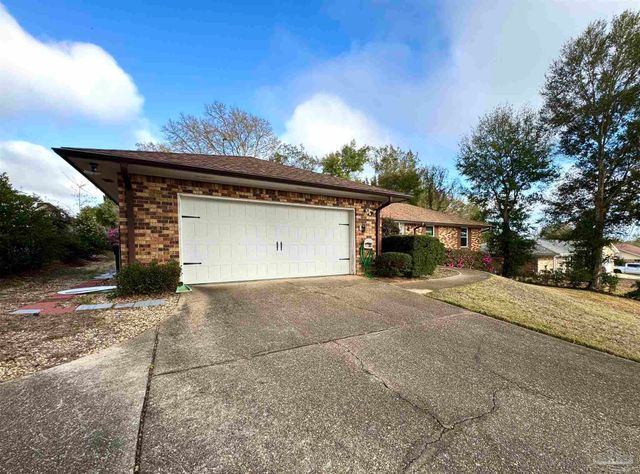 6040 Strickland Pl, Pensacola, FL 32506