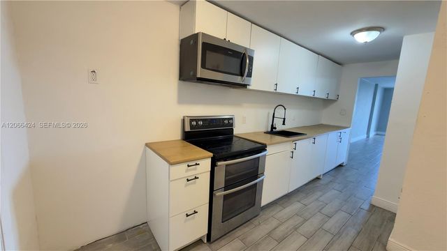 3660 NE 166th Street 607, North Miami Beach, FL 33160