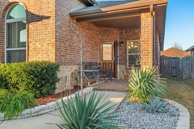 1045 Doe Meadow Drive, Fort Worth, TX 76028