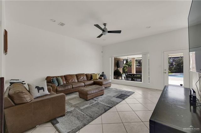 112 E Zenaida Avenue, Mcallen, TX 78504