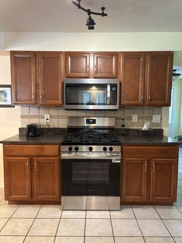 727 W GORE Road, Erie, PA 16509