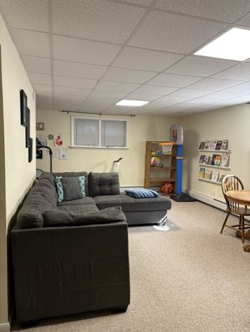 727 W GORE Road, Erie, PA 16509