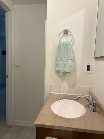 727 W GORE Road, Erie, PA 16509