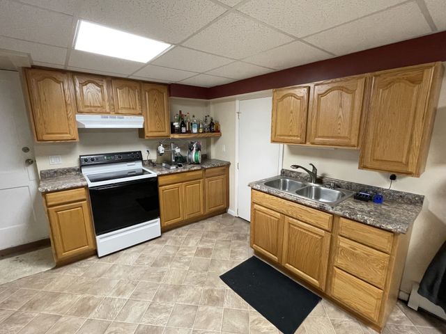 727 W GORE Road, Erie, PA 16509