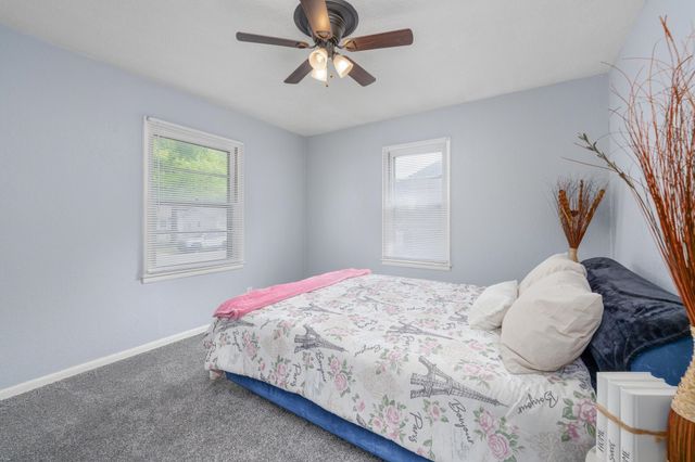 425 W 4th, Haysville, KS 67060