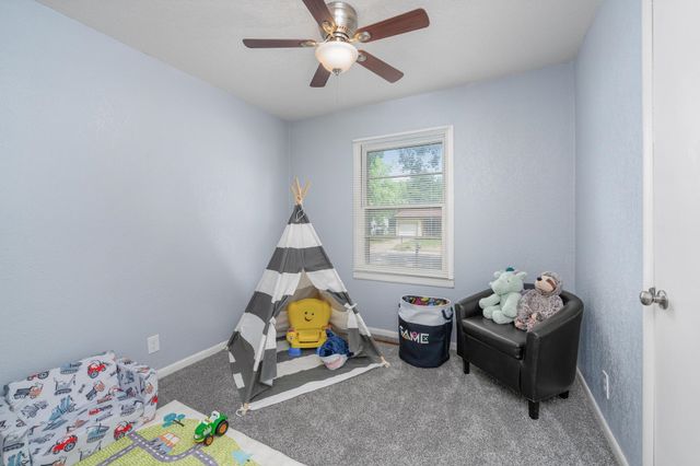 425 W 4th, Haysville, KS 67060