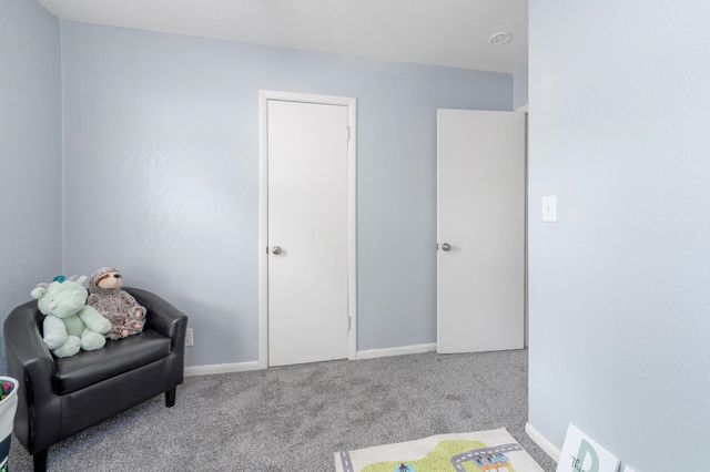 425 W 4th, Haysville, KS 67060