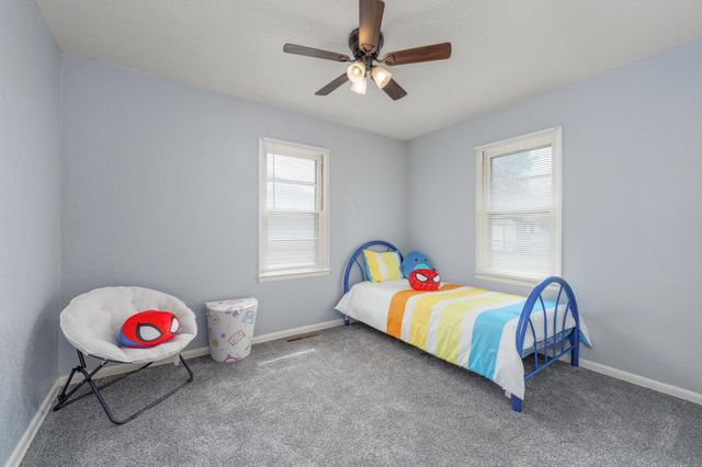 425 W 4th, Haysville, KS 67060