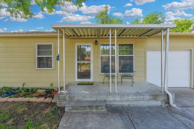 425 W 4th, Haysville, KS 67060