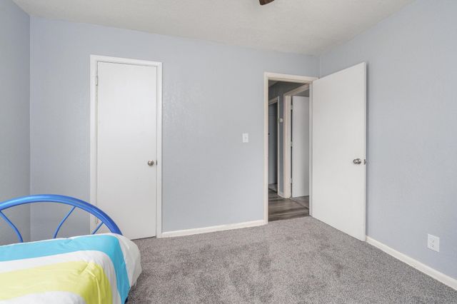 425 W 4th, Haysville, KS 67060
