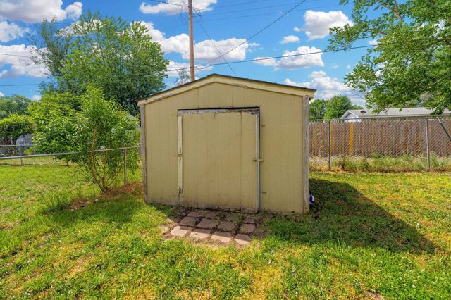 425 W 4th, Haysville, KS 67060