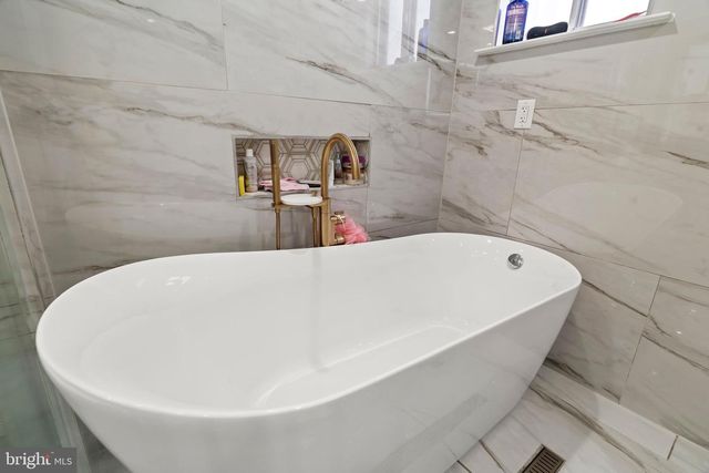 1204 ELLSTON RD, Havertown, PA 19083