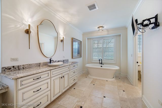 1 Willowcrest Drive, Oak Brook, IL 60523