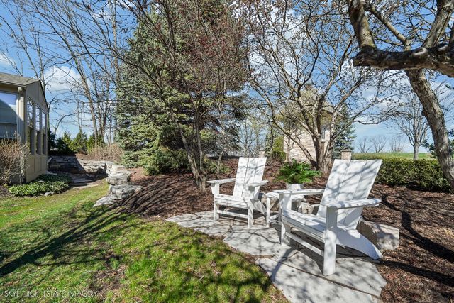 1 Willowcrest Drive, Oak Brook, IL 60523