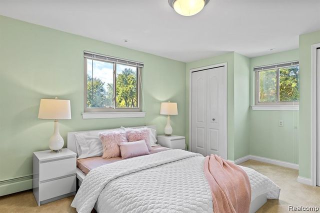 880 Artdale Drive, White Lake Charter Township, MI 48383