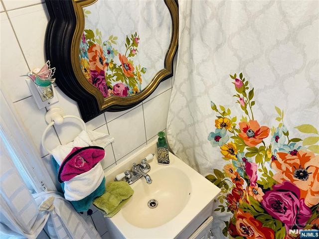 108 Bellevue Avenue, Elmwood Park, NJ 07407