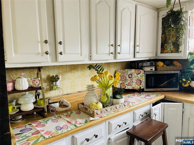 108 Bellevue Avenue, Elmwood Park, NJ 07407