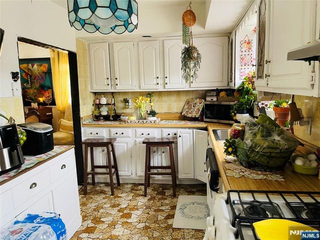 108 Bellevue Avenue, Elmwood Park, NJ 07407