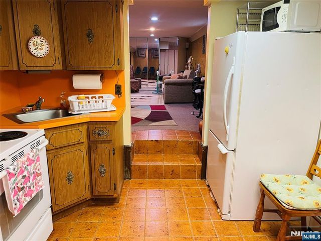 108 Bellevue Avenue, Elmwood Park, NJ 07407