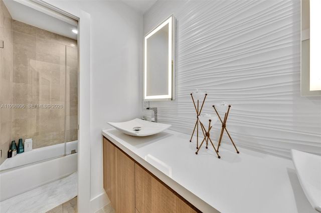 6917 Collins Ave PH22, Miami Beach, FL 33141