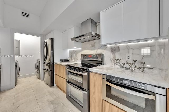 6917 Collins Ave PH22, Miami Beach, FL 33141