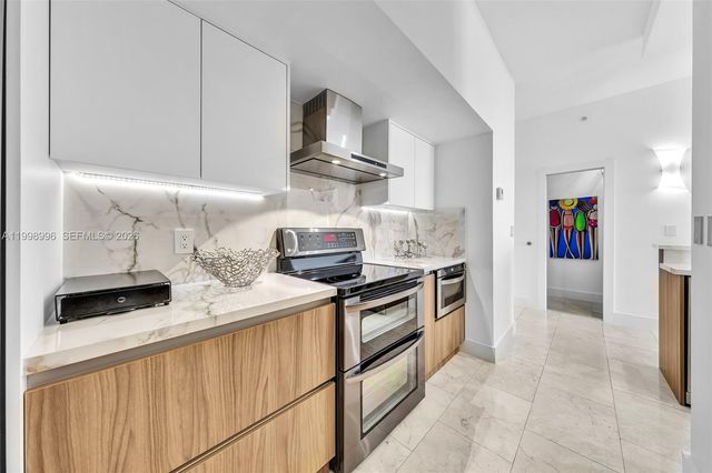 6917 Collins Ave PH22, Miami Beach, FL 33141