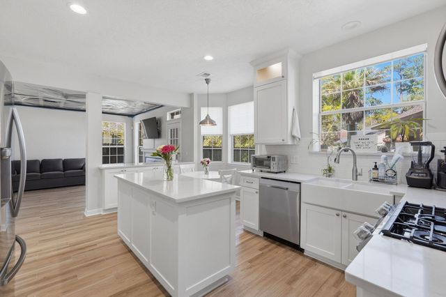 18 Hawkseye Place, The Woodlands, TX 77381