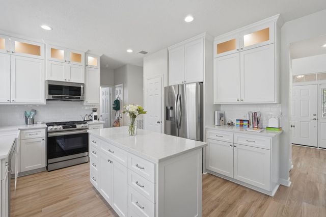 18 Hawkseye Place, The Woodlands, TX 77381