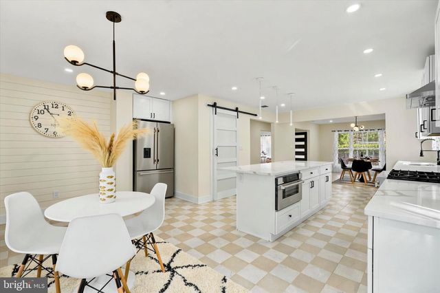 1919 COBDEN, Glenside, PA 19038