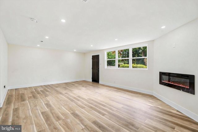 1919 COBDEN, Glenside, PA 19038