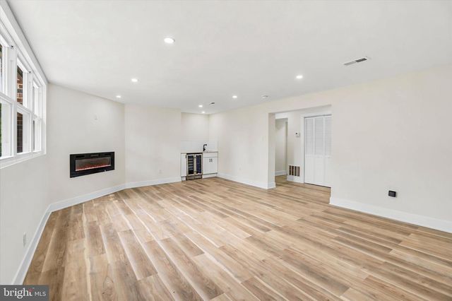1919 COBDEN, Glenside, PA 19038