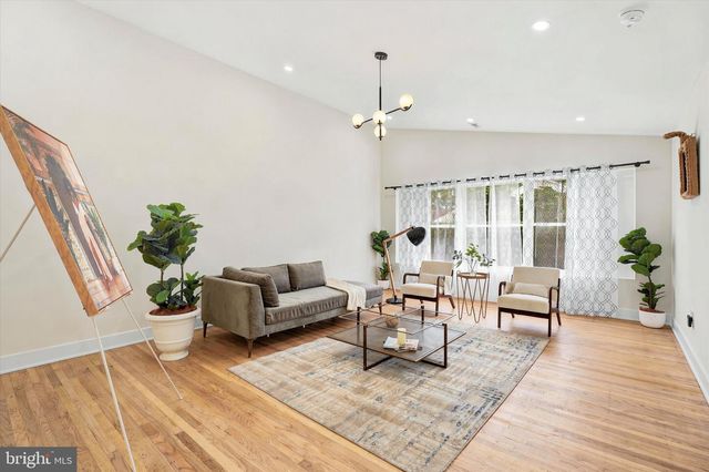 1919 COBDEN, Glenside, PA 19038