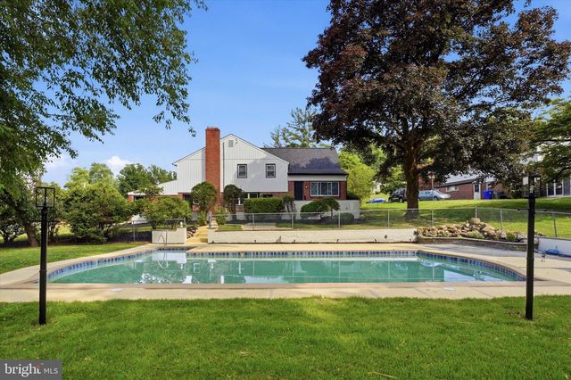 1919 COBDEN, Glenside, PA 19038