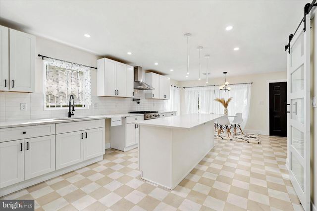 1919 COBDEN, Glenside, PA 19038
