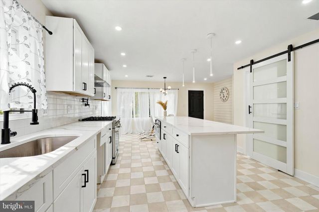 1919 COBDEN, Glenside, PA 19038