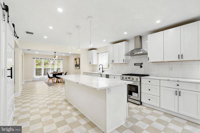 1919 COBDEN, Glenside, PA 19038