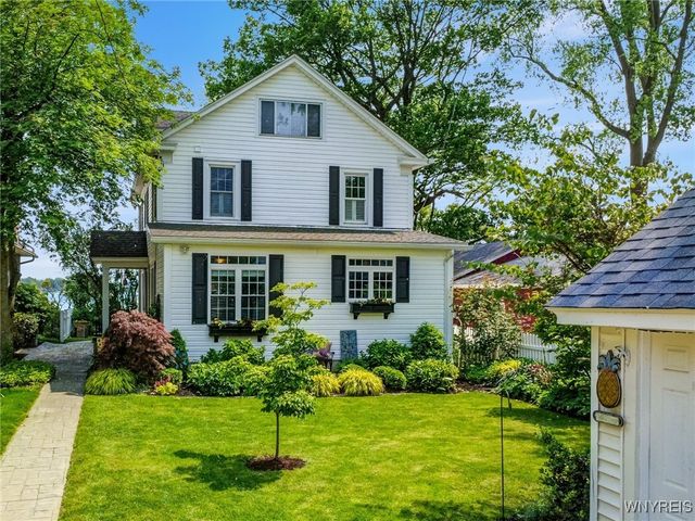 8431 West Rivershore Drive, Niagara Falls, NY 14304