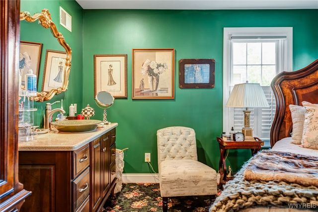 8431 West Rivershore Drive, Niagara Falls, NY 14304