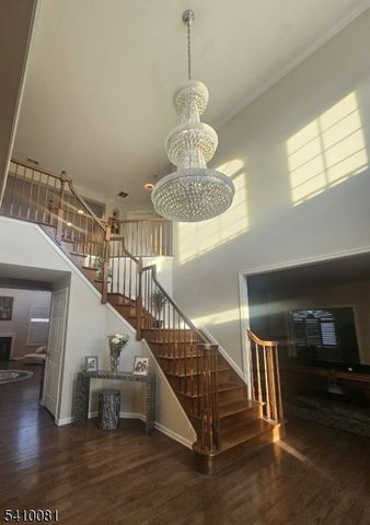 23 Hearthstone Dr, North Haledon Boro, NJ 07508