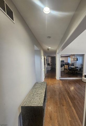 23 Hearthstone Dr, North Haledon Boro, NJ 07508