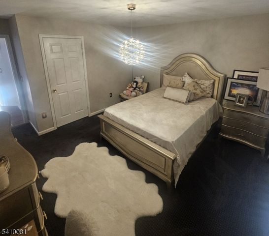 23 Hearthstone Dr, North Haledon Boro, NJ 07508