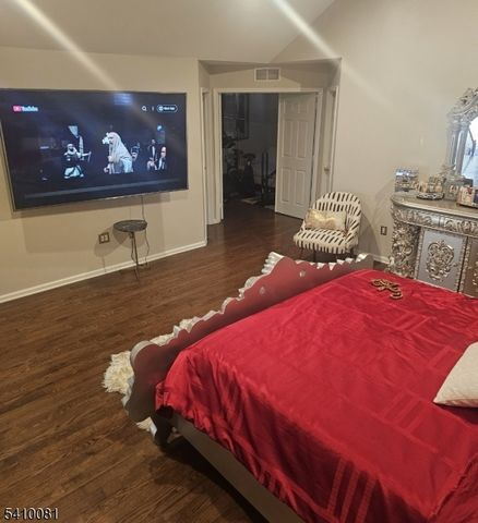 23 Hearthstone Dr, North Haledon Boro, NJ 07508